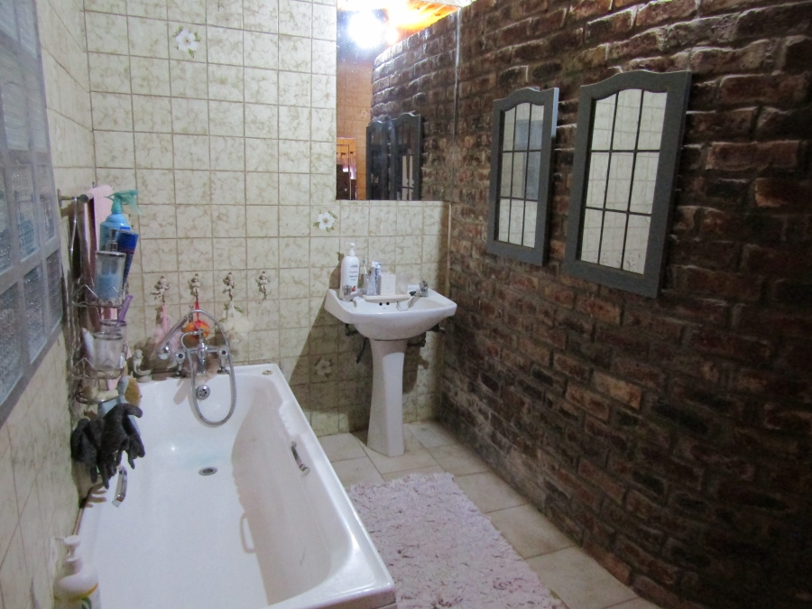 Commercial Property for Sale in Kareedouw Eastern Cape